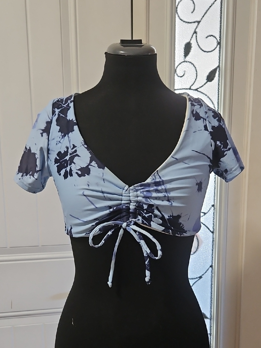 Unbranded Blue Tie-dye Short Sleeve Ruched Front Cropped Swimsuit Top M
